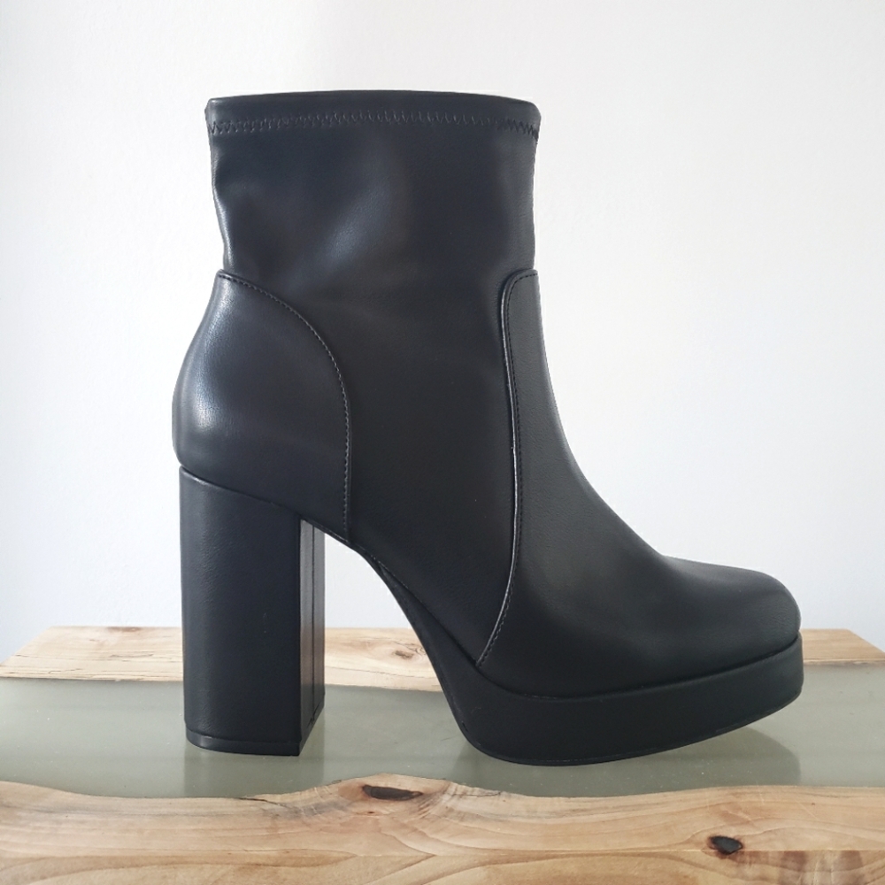 ▪︎House of Harlow 1960▪︎ Black Heeled Boots